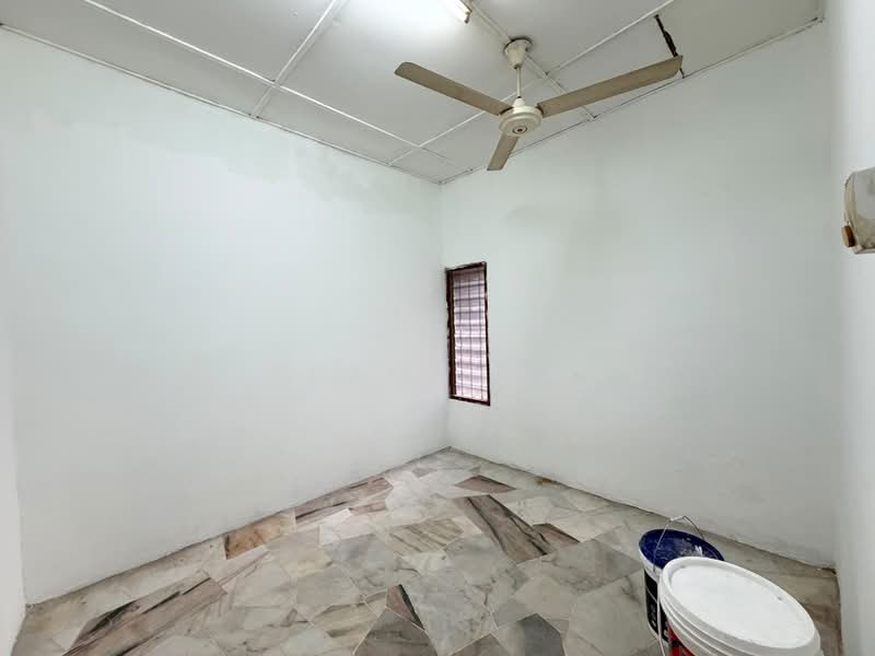 Rumah Teres 1.5 Tingkat untuk Dijual di Taman Garing Jaya (Rawang) - Tiffany Yang - Bilik Tidur - PropertyGuru.com.my