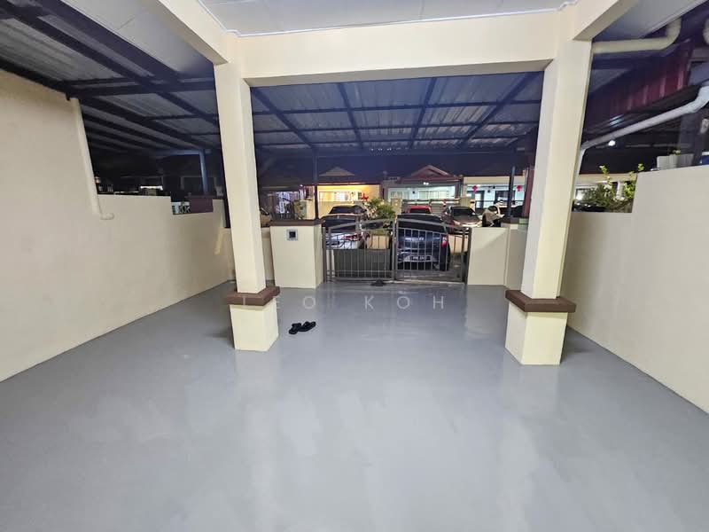 Rumah Teres 2 Tingkat untuk Disewa di Bandar Putra Permai (Seri Kembangan) - Leo Koh - Exterior - PropertyGuru.com.my
