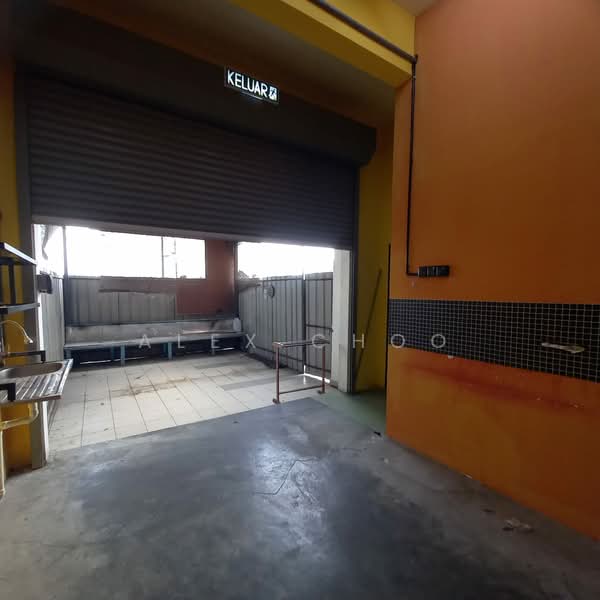 Shop for Rent in Kampung Pulau Meranti (Puchong) - Alex Choo - Entrance - PropertyGuru.com.my