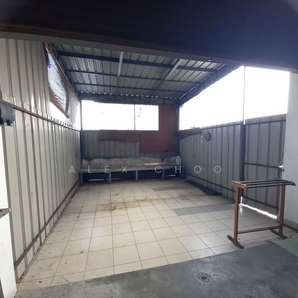 Shop for Rent in Kampung Pulau Meranti (Puchong) - Alex Choo - Exterior - PropertyGuru.com.my