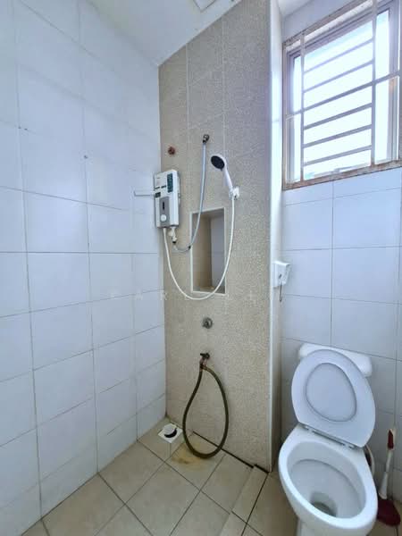 Rumah Teres 2-Tingkat untuk Dijual di Taman Desa Tebrau (Tebrau) - Karl Lim - Bathroom - PropertyGuru.com.my