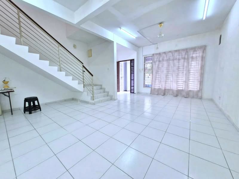 Rumah Teres 2-Tingkat untuk Dijual di Taman Desa Tebrau (Tebrau) - Karl Lim - Living Room - PropertyGuru.com.my