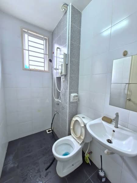 Rumah Teres 2-Tingkat untuk Dijual di Taman Desa Tebrau (Tebrau) - Karl Lim - Bathroom - PropertyGuru.com.my
