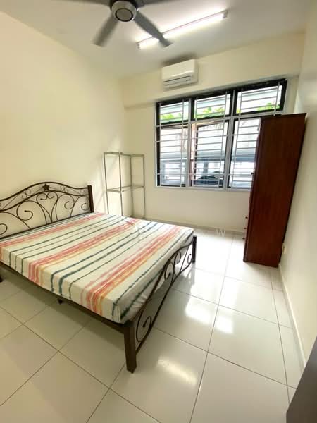 Servis Apartment untuk Disewa di Sky Gardens Residences - Alex How - Bedroom - PropertyGuru.com.my