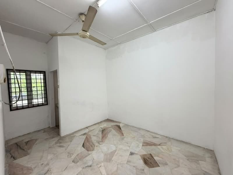 Rumah Teres 1.5 Tingkat untuk Dijual di Taman Garing Jaya (Rawang) - SK Luk - Interior - PropertyGuru.com.my