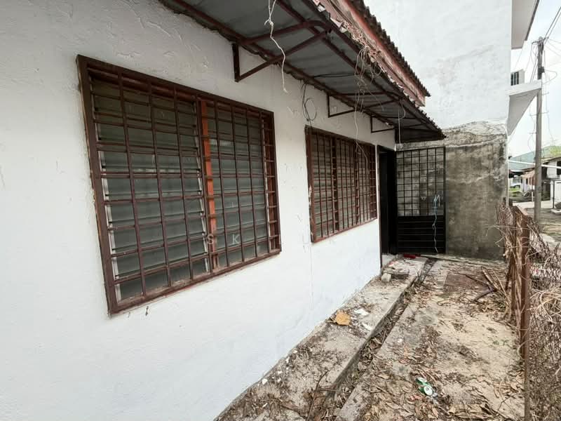 Rumah Teres 1.5 Tingkat untuk Dijual di Taman Garing Jaya (Rawang) - SK Luk - Exterior - PropertyGuru.com.my