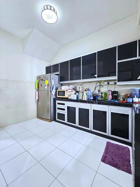 Rumah Teres 2 Tingkat untuk Dijual di Taman Setia Indah (Tebrau) - Karl Lim - Kitchen - PropertyGuru.com.my