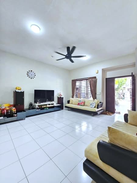 Rumah Teres 2 Tingkat untuk Dijual di Taman Setia Indah (Tebrau) - Karl Lim - Living Room - PropertyGuru.com.my
