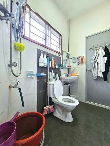 Rumah Teres 2 Tingkat untuk Dijual di Taman Setia Indah (Tebrau) - Karl Lim - Bathroom - PropertyGuru.com.my