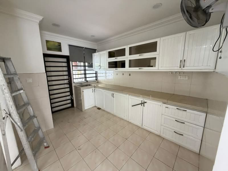 Terraced House for Sale in Bandar Country Homes (Rawang) - Nicky Lai - Kitchen - PropertyGuru.com.my
