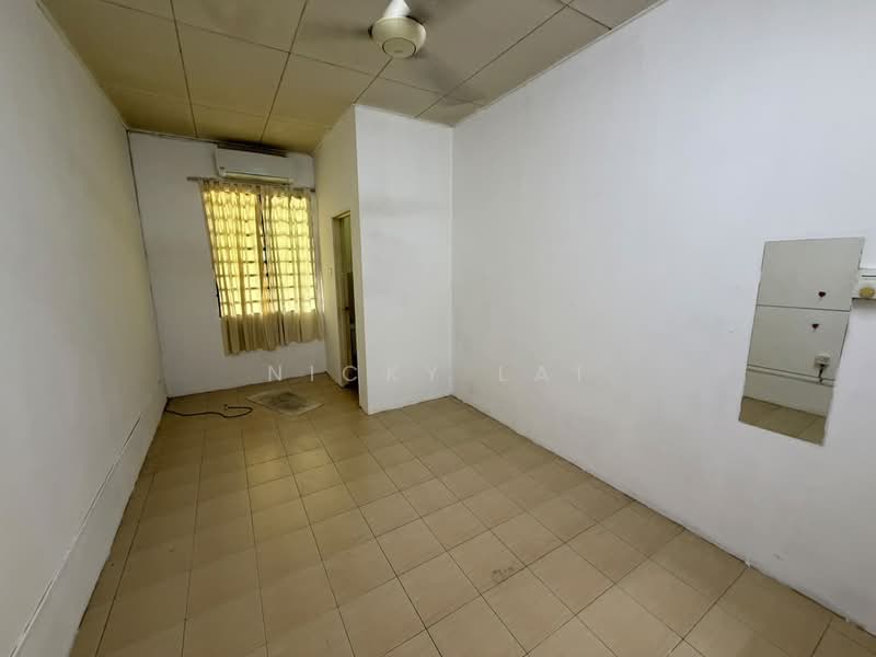 Terraced House for Sale in Bandar Country Homes (Rawang) - Nicky Lai - Interior - PropertyGuru.com.my