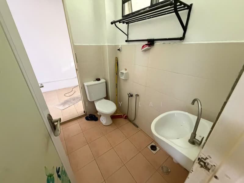 Terraced House for Sale in Bandar Country Homes (Rawang) - Nicky Lai - Bathroom - PropertyGuru.com.my