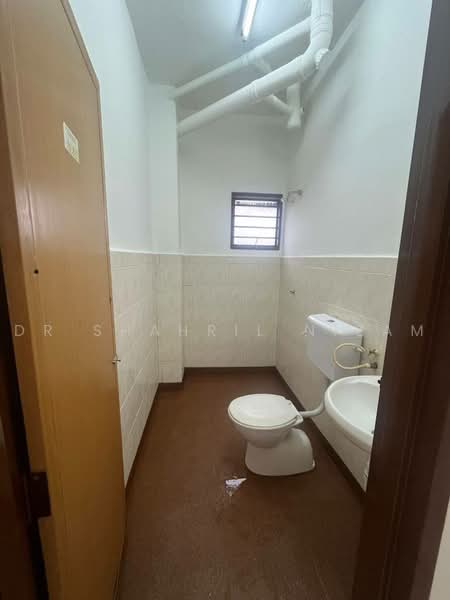 Pangsapuri untuk Disewa di Vista Bayu - Dr Shahril Nizam - Bathroom - PropertyGuru.com.my