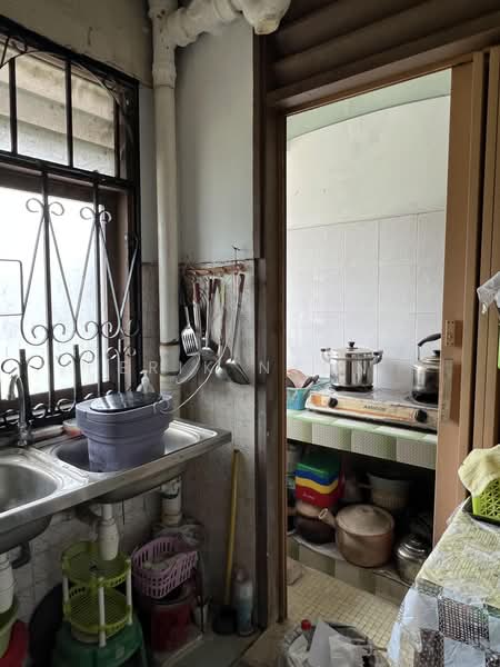 Flat for Sale at PKNS Ampang Jaya - Erik Nyon - Kitchen - PropertyGuru.com.my
