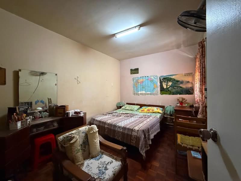 Flat for Sale at PKNS Ampang Jaya - Erik Nyon - Bedroom - PropertyGuru.com.my