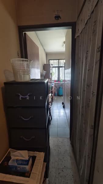 Flat for Sale at PKNS Ampang Jaya - Erik Nyon - Kitchen - PropertyGuru.com.my