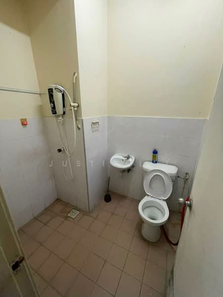 2-storey Terraced House for Rent in Bandar Sri Damansara (Selangor) - Justin Lai - Bathroom - PropertyGuru.com.my