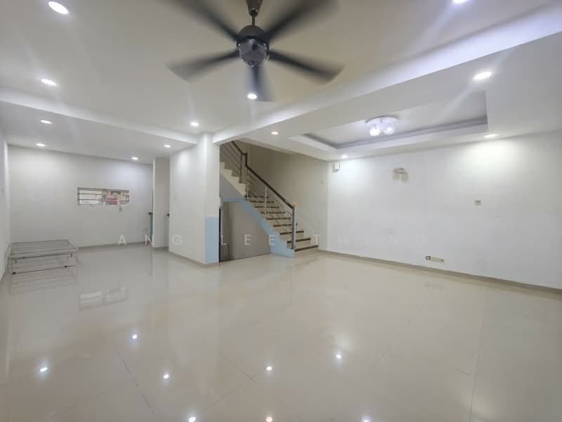 3-storey Terraced House for Sale in Jelutong (Penang) - Ang Lee Theng - Living Room - PropertyGuru.com.my
