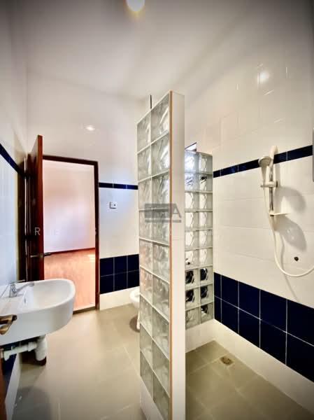 Pejabat untuk Disewa di George Town (Penang) - Ressha Ramesh - Bathroom - PropertyGuru.com.my