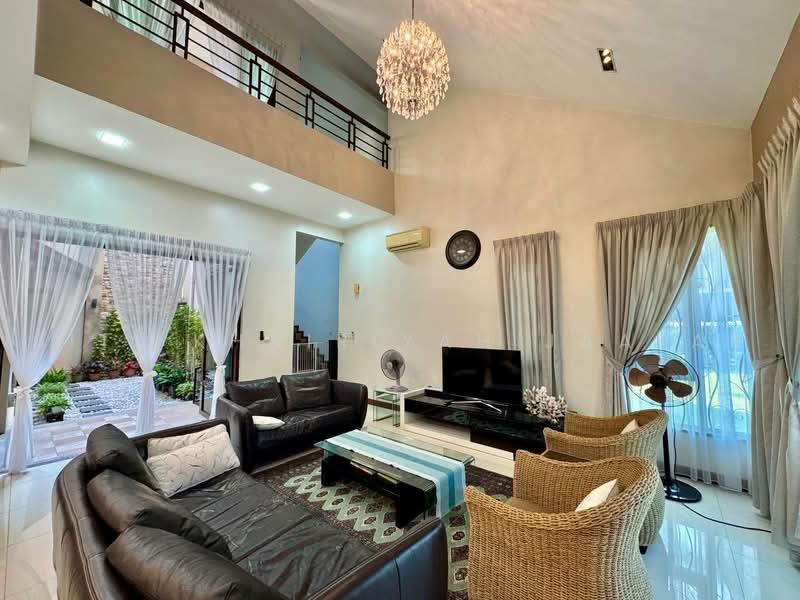Rumah Berkembar untuk Dijual di Bukit Jelutong (Shah Alam) - SITI KHAIRIYAH JAAFAR - Living Room - PropertyGuru.com.my