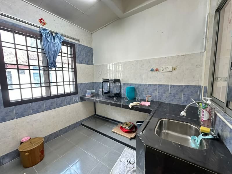 2-storey Terraced House for Rent in Taman Setia Indah (Tebrau) - Min Kong - Kitchen - PropertyGuru.com.my