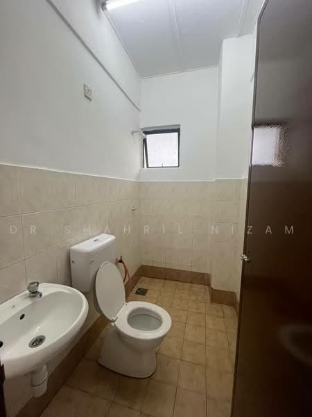 Pangsapuri untuk Disewa di Prima Bayu Apartment - Dr Shahril Nizam - Bathroom - PropertyGuru.com.my