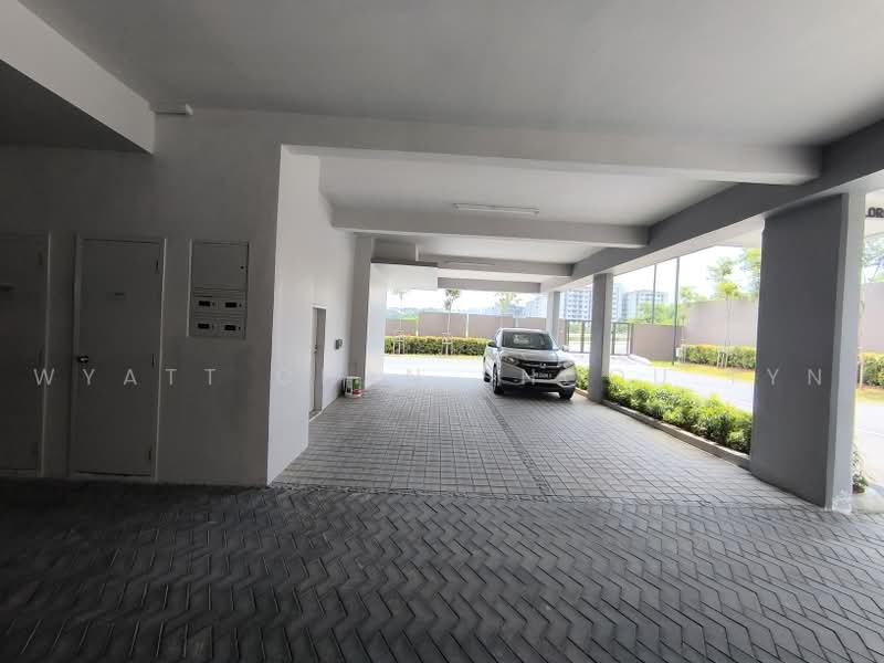 3-storey Terraced House for Sale in Taman Bukit Serdang (Seri Kembangan) - Wyatt Chan Shoou Tyn - Car Park - PropertyGuru.com.my