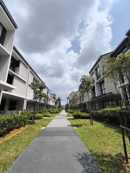 3-storey Terraced House for Sale in Taman Bukit Serdang (Seri Kembangan) - Wyatt Chan Shoou Tyn - Exterior - PropertyGuru.com.my
