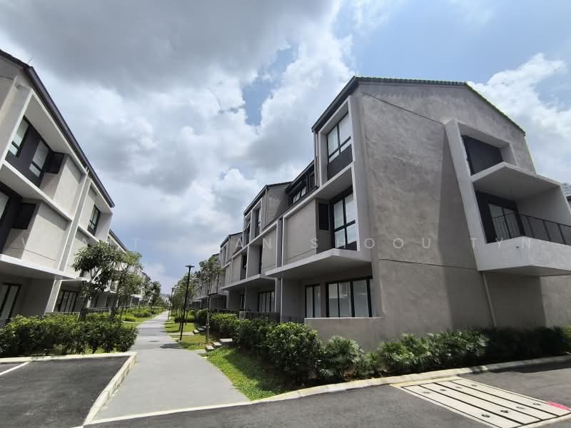 3-storey Terraced House for Sale in Taman Bukit Serdang (Seri Kembangan) - Wyatt Chan Shoou Tyn - Exterior - PropertyGuru.com.my