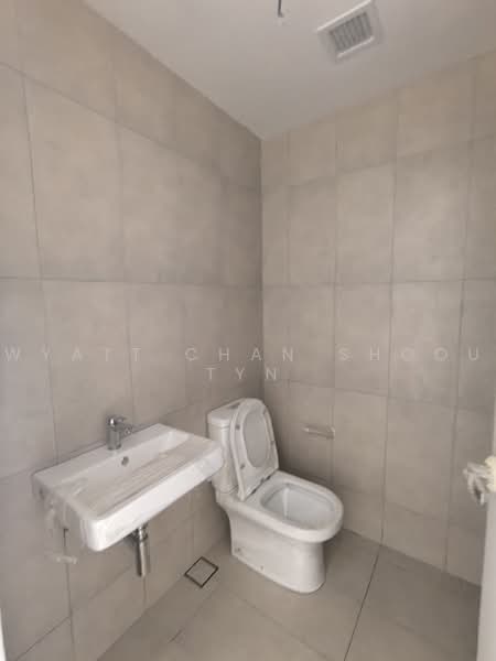 3-storey Terraced House for Sale in Taman Bukit Serdang (Seri Kembangan) - Wyatt Chan Shoou Tyn - Bathroom - PropertyGuru.com.my