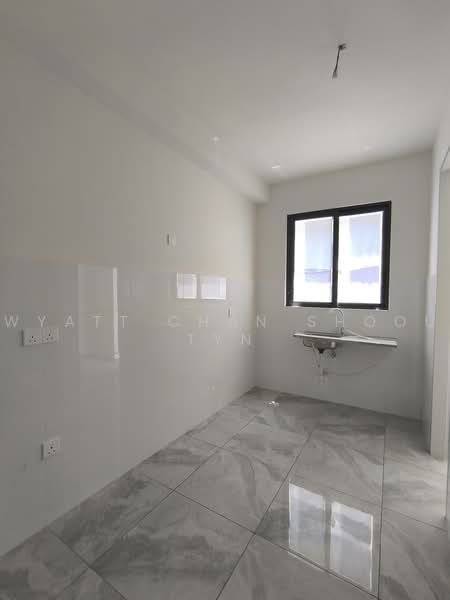 3-storey Terraced House for Sale in Taman Bukit Serdang (Seri Kembangan) - Wyatt Chan Shoou Tyn - Kitchen - PropertyGuru.com.my