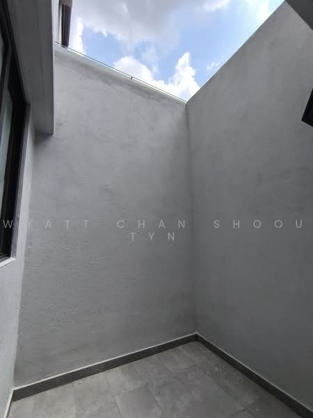 3-storey Terraced House for Sale in Taman Bukit Serdang (Seri Kembangan) - Wyatt Chan Shoou Tyn - Exterior - PropertyGuru.com.my