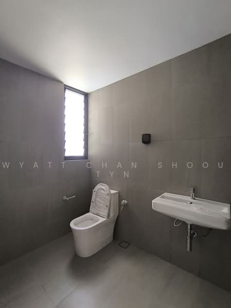 3-storey Terraced House for Sale in Taman Bukit Serdang (Seri Kembangan) - Wyatt Chan Shoou Tyn - Bathroom - PropertyGuru.com.my