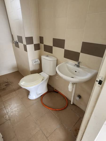 Pangsapuri untuk Dijual di Pangsapuri Seri Mutiara - Evan Chan - Bathroom - PropertyGuru.com.my