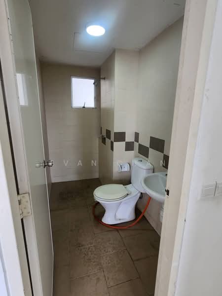 Pangsapuri untuk Dijual di Pangsapuri Seri Mutiara - Evan Chan - Bathroom - PropertyGuru.com.my