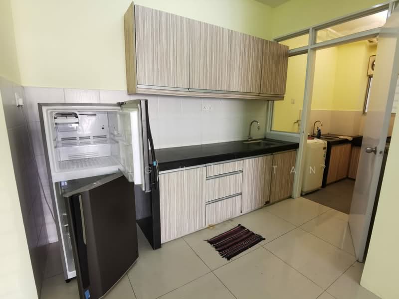 Condominium for Sale at Platinum Lake PV 16 - Zheng Hong Tan - Kitchen - PropertyGuru.com.my