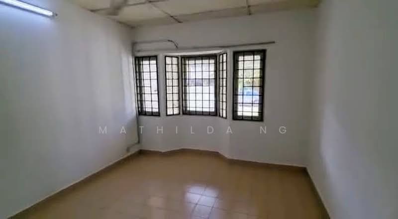 Terraced House for Sale in Usj 2 (Subang Jaya) - Mathilda Ng - Master Bedroom - PropertyGuru.com.my