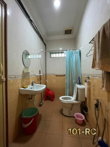 2-storey Terraced House for Rent in Teluk Pulai (Klang) - Raymond Cheng - Bathroom - PropertyGuru.com.my
