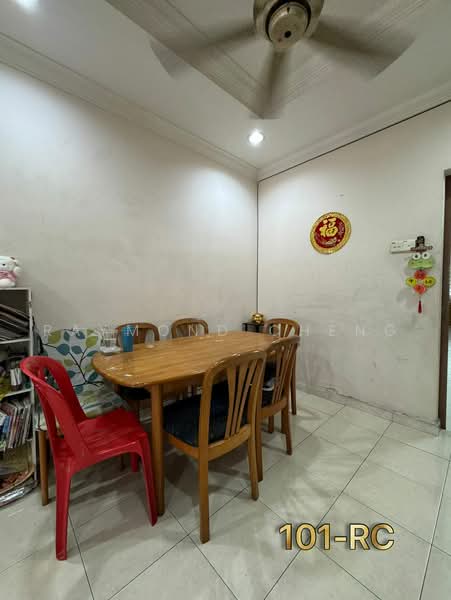 2-storey Terraced House for Rent in Teluk Pulai (Klang) - Raymond Cheng - Dining Room - PropertyGuru.com.my