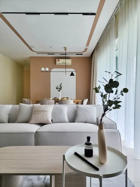 Servis Apartment untuk Disewa di Medini Signature - Mindy Heng - Living Room - PropertyGuru.com.my