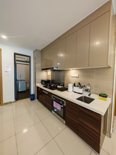 Kondominium untuk Dijual di R&F Princess Cove Phase 2-Seine Region - Real Chew - Kitchen - PropertyGuru.com.my