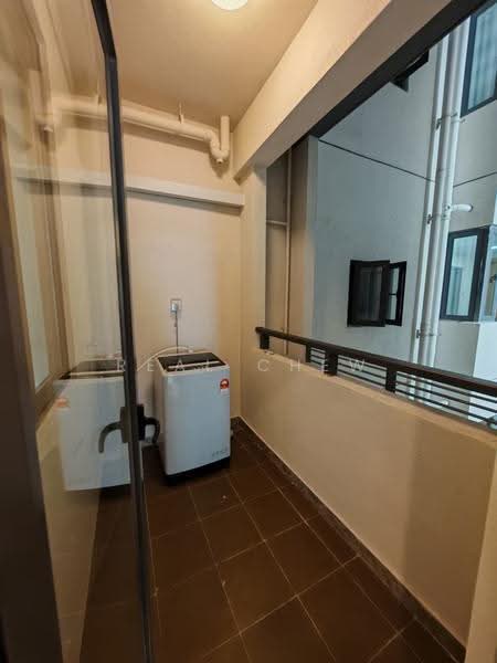 Kondominium untuk Dijual di R&F Princess Cove Phase 2-Seine Region - Real Chew - Balcony - PropertyGuru.com.my