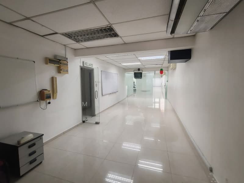 Shop for Sale in Usj 21 (Subang Jaya) - May Loo - Corridor - PropertyGuru.com.my