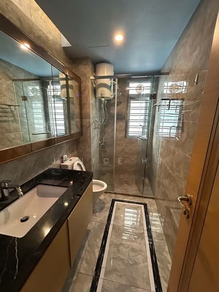 Servis Apartment untuk Disewa di R&F Princess Cove Phase 1 - Janice Ho - Bathroom - PropertyGuru.com.my