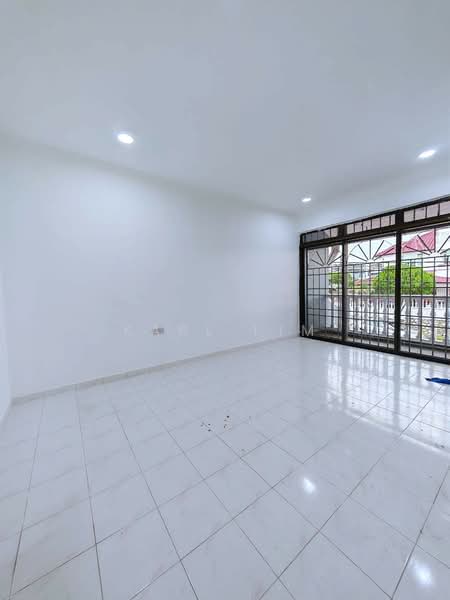 Rumah Teres 2 Tingkat untuk Dijual di Taman Johor Jaya (Johor Bahru) - Karl Lim - Living Room - PropertyGuru.com.my