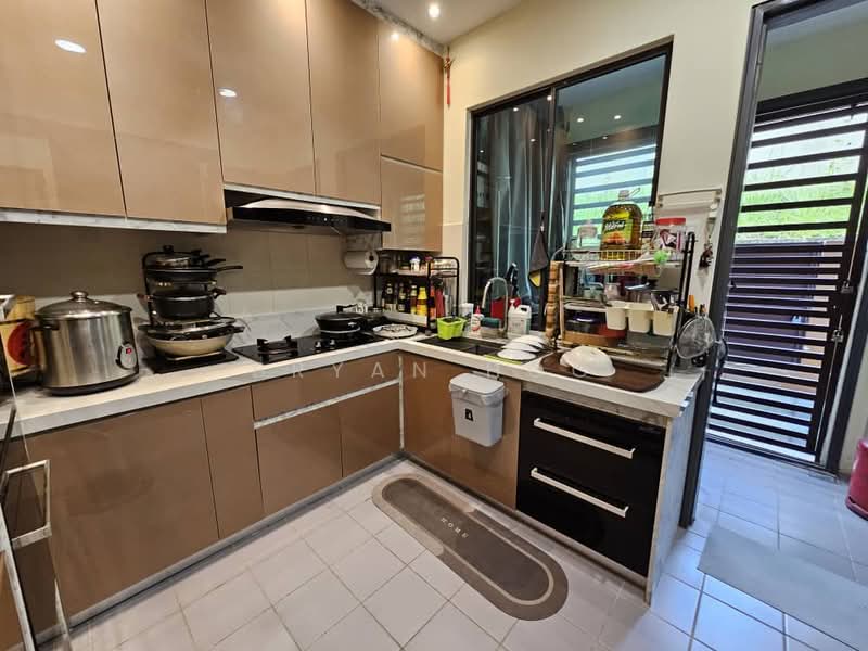 Rumah Teres 3-Tingkat untuk Dijual di Taman Saujana Suria (Kajang) - Bryan Hoo - Kitchen - PropertyGuru.com.my