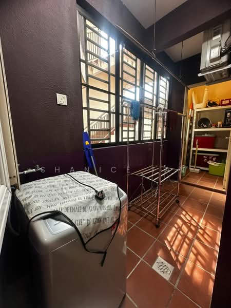 Pangsapuri untuk Dijual di Larkin Residence (Phase Three) - Shanice Tan - Balcony - PropertyGuru.com.my