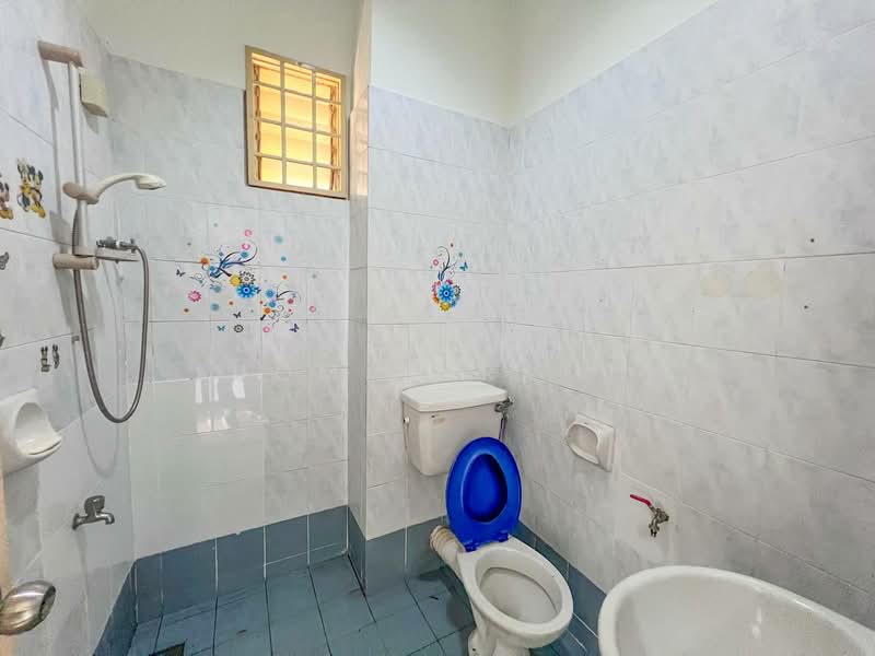 2-storey Terraced House for Sale in Alam Damai (Cheras) - Luqman Ramli - Bathroom - PropertyGuru.com.my