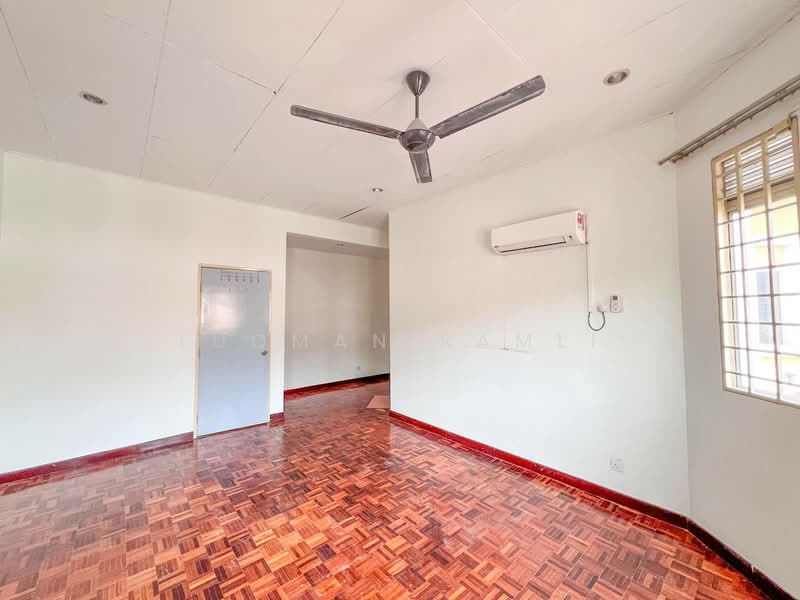 2-storey Terraced House for Sale in Alam Damai (Cheras) - Luqman Ramli - Living Room - PropertyGuru.com.my