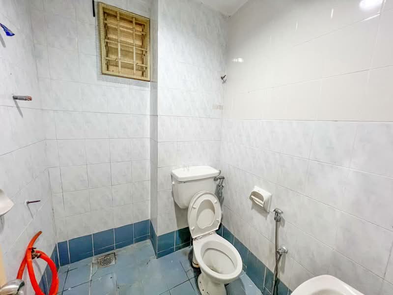 2-storey Terraced House for Sale in Alam Damai (Cheras) - Luqman Ramli - Bathroom - PropertyGuru.com.my